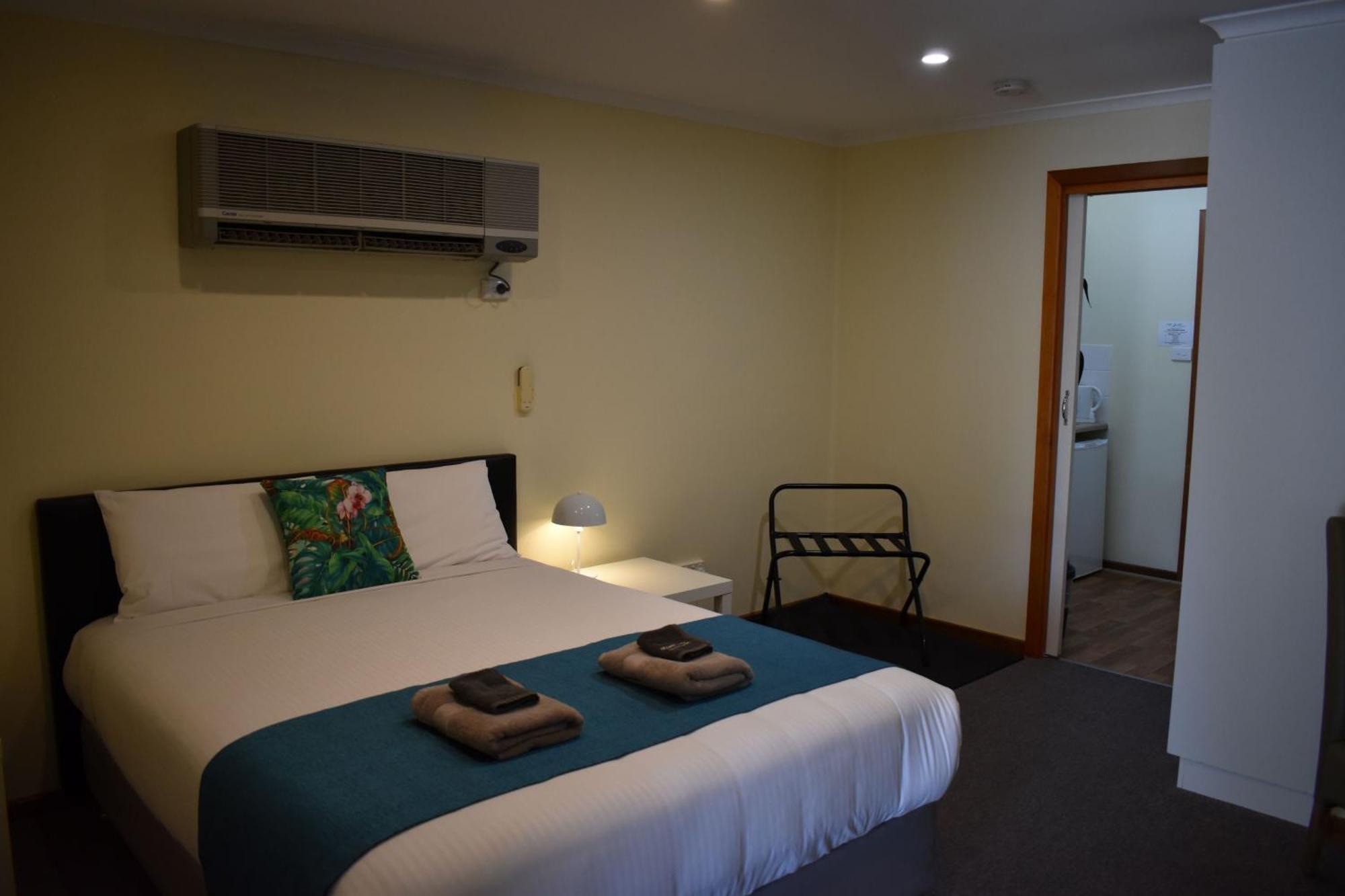 Lake Albert Motel 매닌지 외부 사진